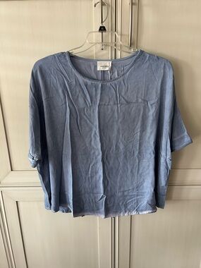 Andrée by Unit Light Blue Relaxed Short Sleeve Top
